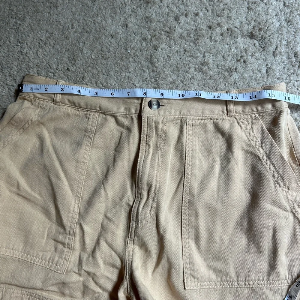 Universal Thread Tan High Waisted Shorts - Picture 6 of 9